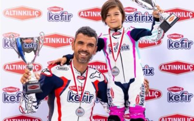 Kenan Sofuoğlu oğluyla birlikte kamera karşısına geçti