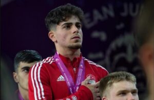 Halterde çifte madalya sevinci