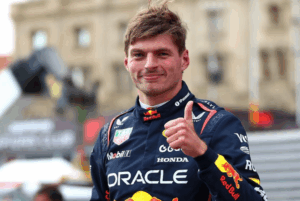 Azerbaycan'da kazanan Verstappen oldu